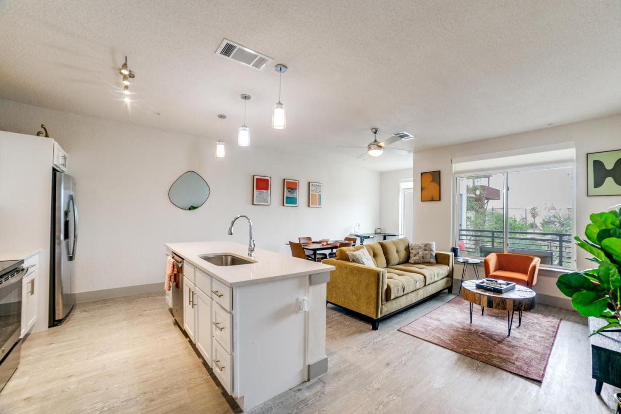 Downtown Apartment With Riverwalk Views Free Parking Pet Friendly Centrally Located On The Riverwalk San Antonio Eksteriør bilde